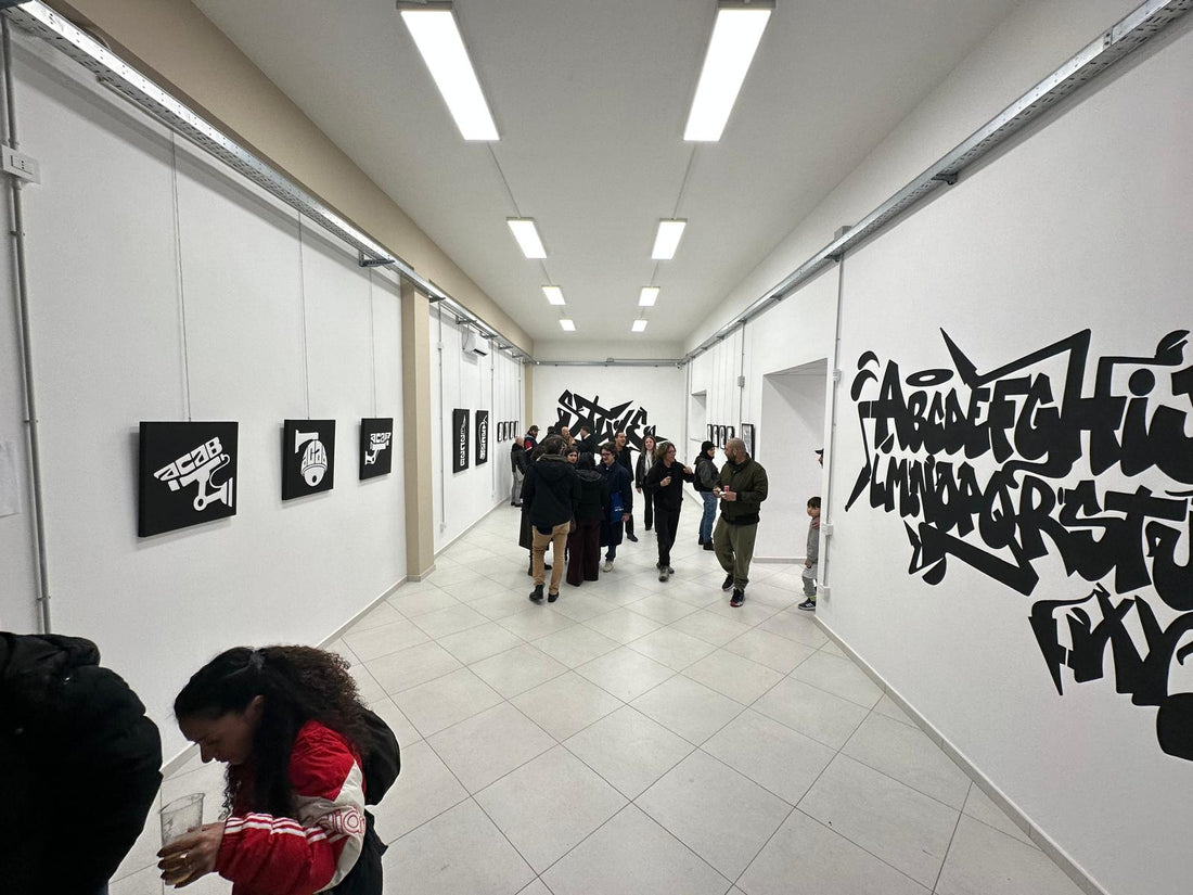 Nìuro - Esposizione personale di Tres